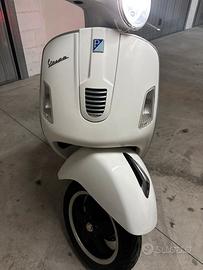 Vespa Piaggio 300 gt super