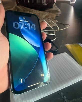Iphone 16 (leggi descrizione)