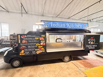 Autonegozio paninoteca ambulante food truck