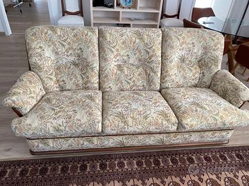 DIVANO E POLTRONE ANNI 80 USATI POCHISSIMO