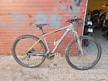 bicicletta cube ruota 29