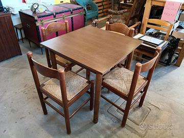 Tavolo con 4 sedie vintage