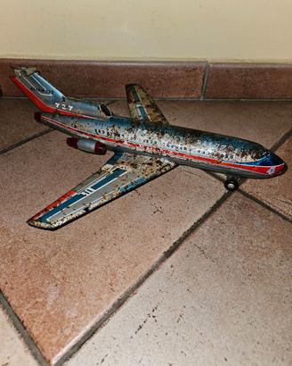 Aereo American Airlines giocattolo in latta