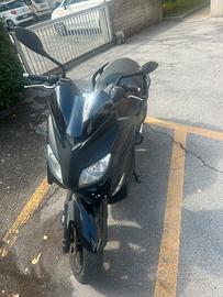 X Max 250