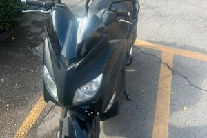 X Max 250