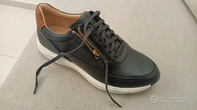 Clarks donna modello "Tivoli" nere