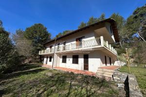 00GVT170 - INTERO STABILE CON 4 UNITA' INDIPENDENT