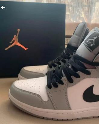NIKE AIR JORDAN 1 MID LIGHT SMOKE GREY
