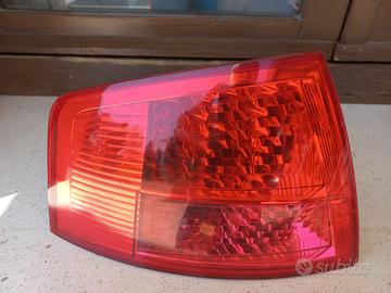 Fanale posteriore Audi A8 D3
