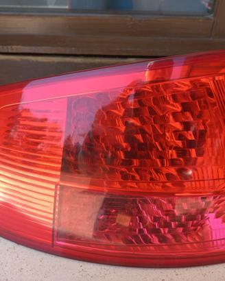 Fanale posteriore Audi A8 D3