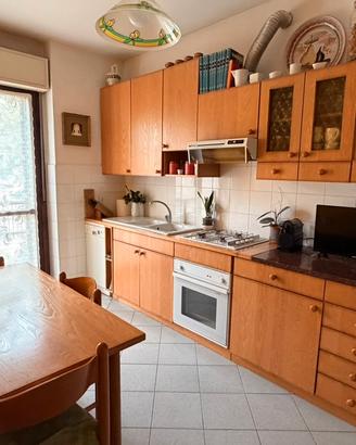 Cucina completa in frassino chiaro 450cm