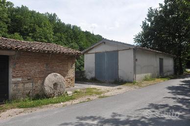 Capannone/Garage in localita' FABRIANO