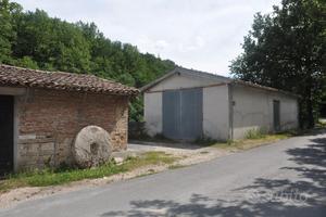 Capannone/Garage in localita' FABRIANO