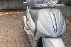 Piaggio Beverly 500 -