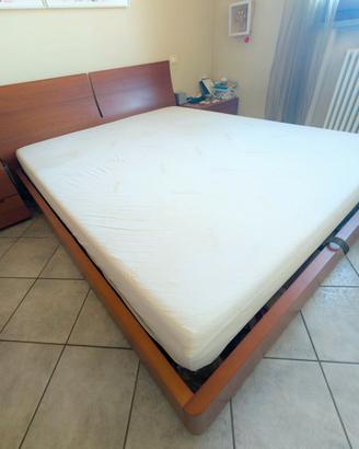 Letto contenitore e comodini con testata legno