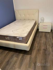 Letto alla francese con comodino e materasso