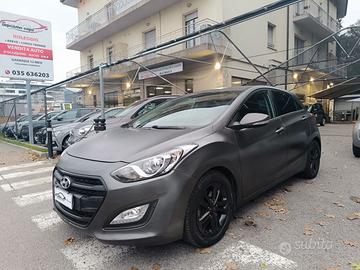 Hyundai i30 1.6 CRDi Business NAVIGATORE RETROCAME