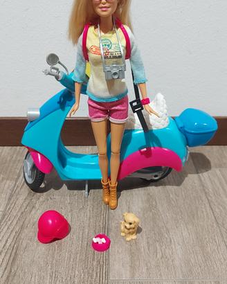 Barbie con scooter 