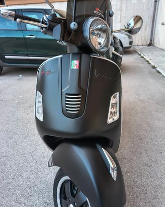 Vespa GTS 300 super sport