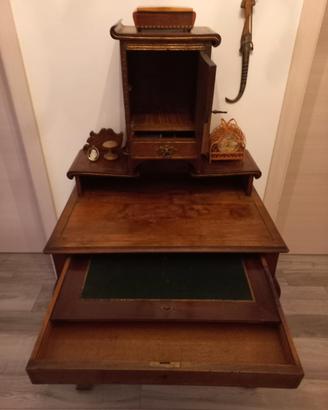 mobile in stile orientale