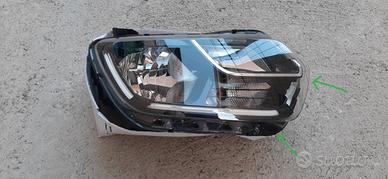 Faro anteriore ORIGINALE Dacia Duster (destro)