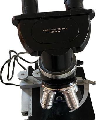 microscopio originale del 1960 completo custodia