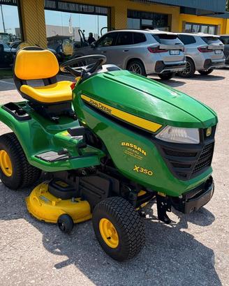 Trattorino rasaerba John Deere X350