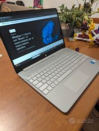 Notebook HP 15 (Come nuovo - Garanzia Amazon)