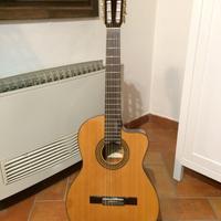 Chitarra classica amplificata IBANEZ
