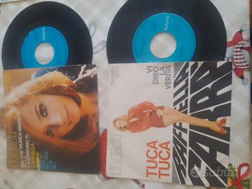 dischi 45 giri Raffaella Carrà e Iva Zanicchi