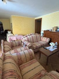 Salotto completo – divano 2 posti + 2 poltrone