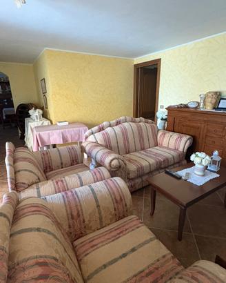 Salotto completo – divano 2 posti + 2 poltrone