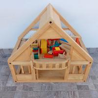 Casa in legno con arredo ed accessori 