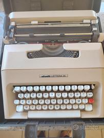 macchina da scrivere Olivetti 