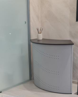 consolle reception curva in acciaio