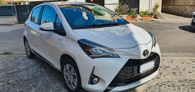 Toyota Yaris 1.0 5 porte Business UNI PRO TAGLIAND
