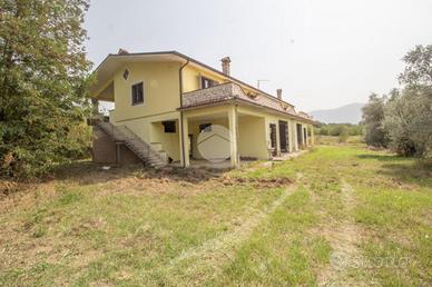 VILLA SINGOLA A MORICONE