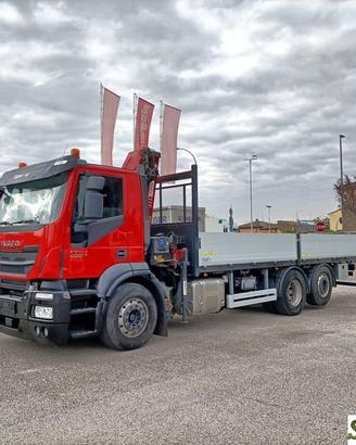 IVECO STRALIS 260S40 cassone e gru