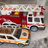 Ambulanza e camnion dei pompieri