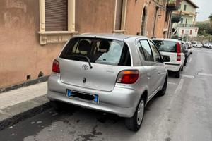 Toyota yaris 1000 benzina 2002