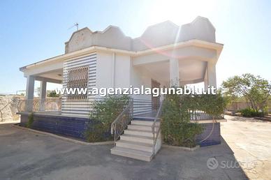 Villa con ampio terreno