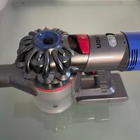 Dyson v8