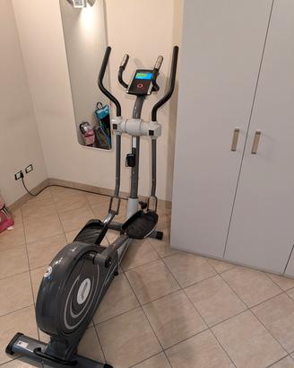 Ellittica professionale salva spazio