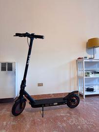Monopattino elettrico VivoBike – Velocita 30 km/h.
