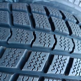 CERCHI E GOMME 195.70.15 DOT 17 INVERNO