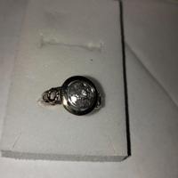 Anello con diamanti