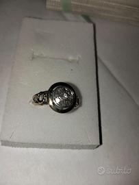 Anello con diamanti