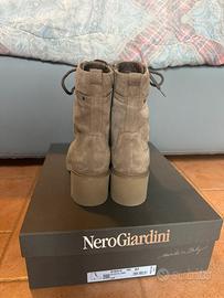 Stivaletti color fango nuovi