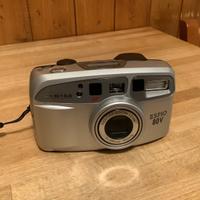 Macchina fotografica con pellicola