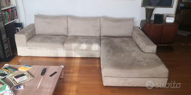 divano con penisola